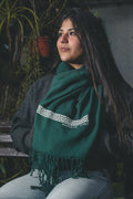 Bufanda verde  – diseño artesanal inspirado en la cultura mapuche