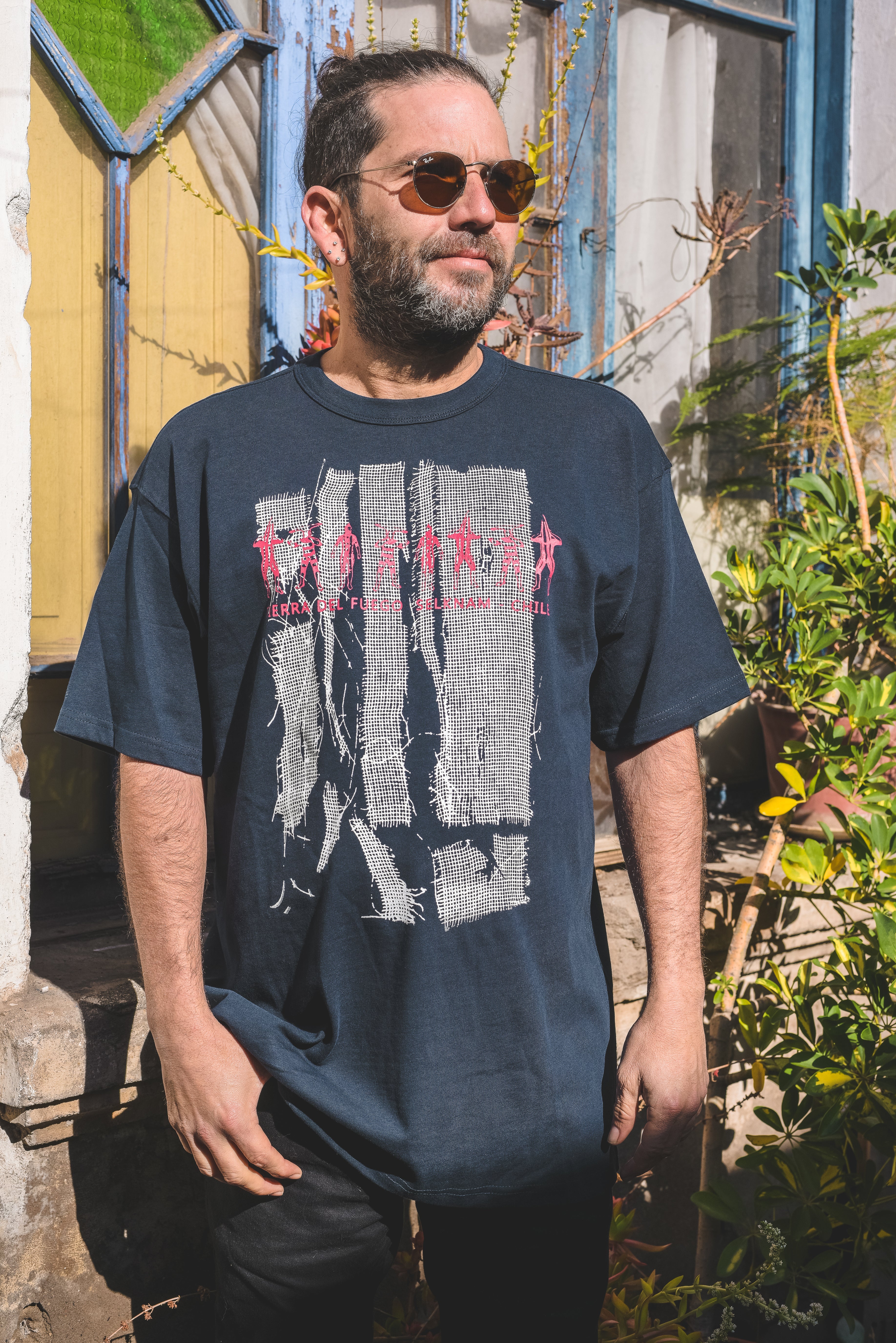 Polera Oversize azul Selknam – diseño inspirado en los pueblos originarios de Tierra del Fuego