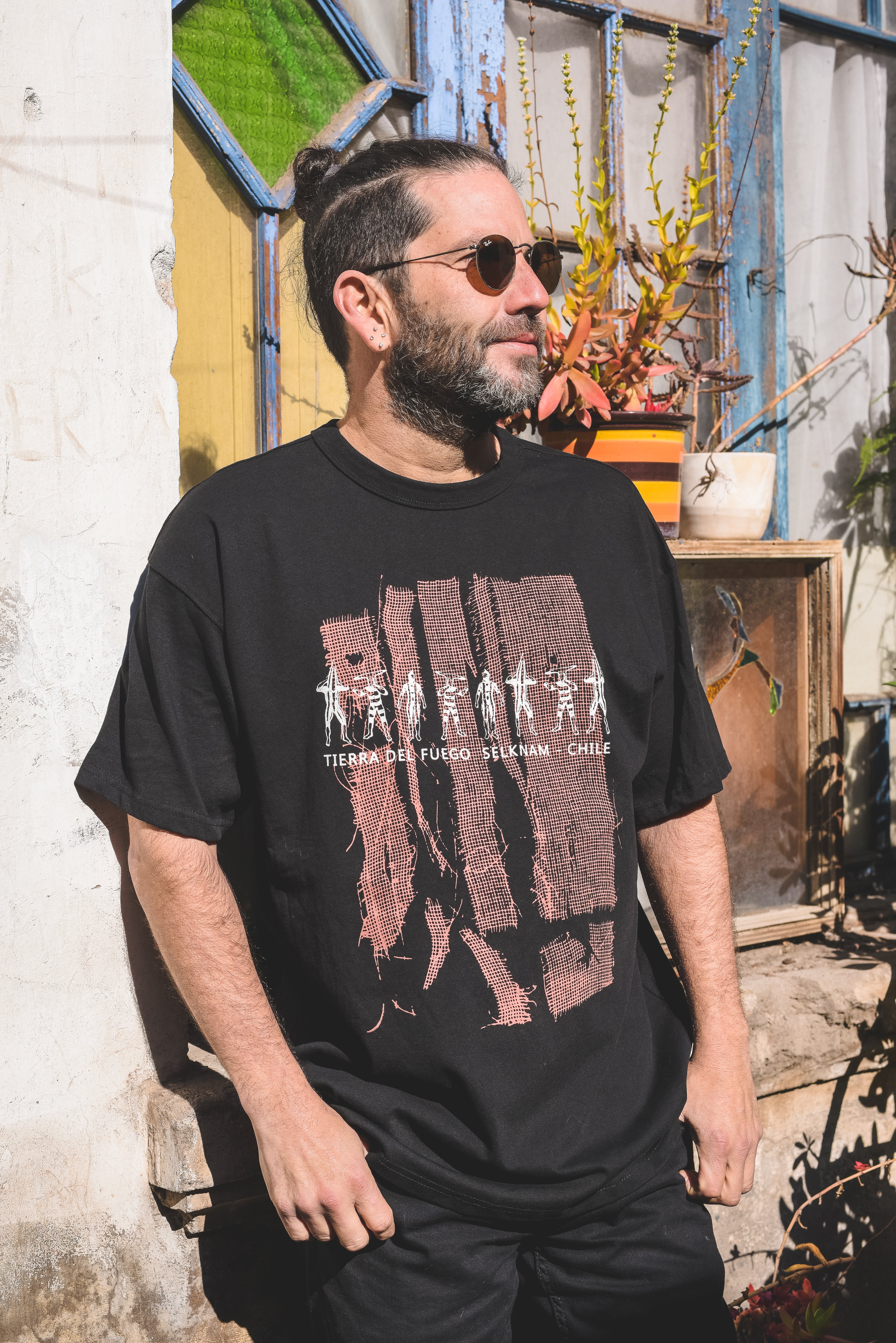 Polera Oversize negra Selknam – diseño cultural inspirado en la Patagonia chilena