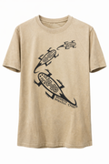 Polera beige Acid Wash petroglifos Taméntica – diseño inspirado en arte rupestre del norte de Chile