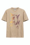 Polera Acid Wash beige colibrí – diseño inspirado en flora y fauna chilena